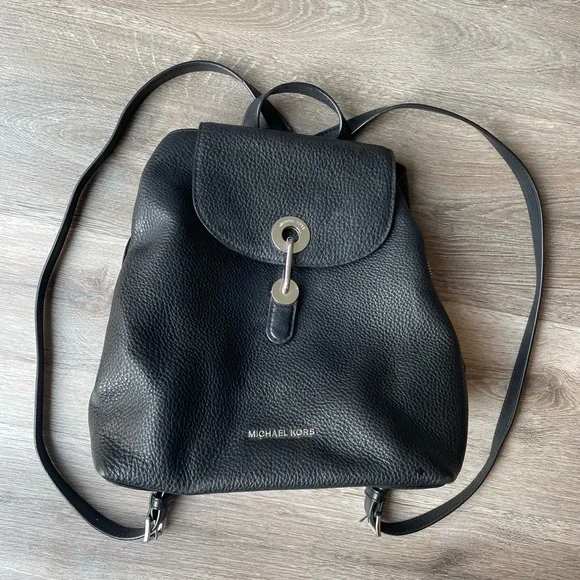 Michael Kors | Bags | Michael Kors Black Raven Pebbled  display picture 3